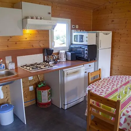 Κάμπινγκ Accessible Avec Terrasse - 2 A - Api-1-52-311