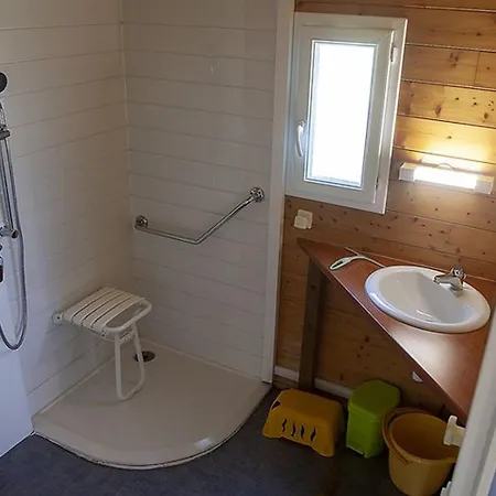 Κάμπινγκ Accessible Avec Terrasse - 2 A - Api-1-52-311 Naucelle