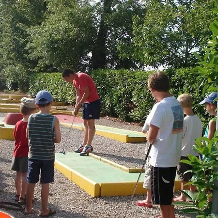 Accessible Avec Terrasse – 2 à - Api-1-52-311 * Naucelle