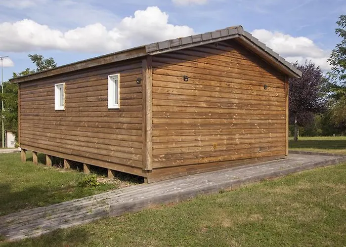 Accessible Avec Terrasse - 2 A - Api-1-52-311 * Naucelle