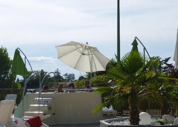 Accessible Avec Terrasse - 2 A - Api-1-52-311 Naucelle