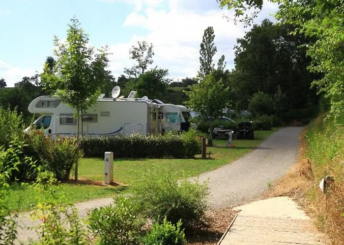 Accessible Avec Terrasse - 2 A - Api-1-52-311 营地